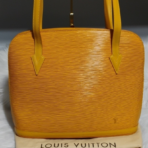 SALE! Authentic Louis Vuitton Epi Lussac Mustard Yellow Shoulder Bag W/Dust Bag - Picture 3 of 16